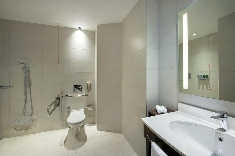 Hotel Hampton By Hilton Dubai Airport