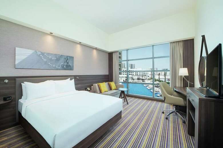 Hotel Hampton By Hilton Dubai Airport