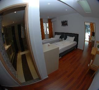 Summer Suite Hotel