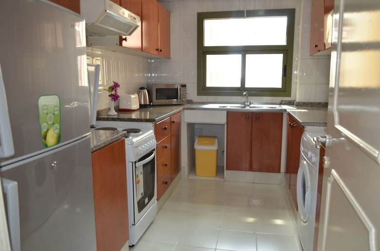 Apartamentos Al Jazeera Hotel Appartments Llc