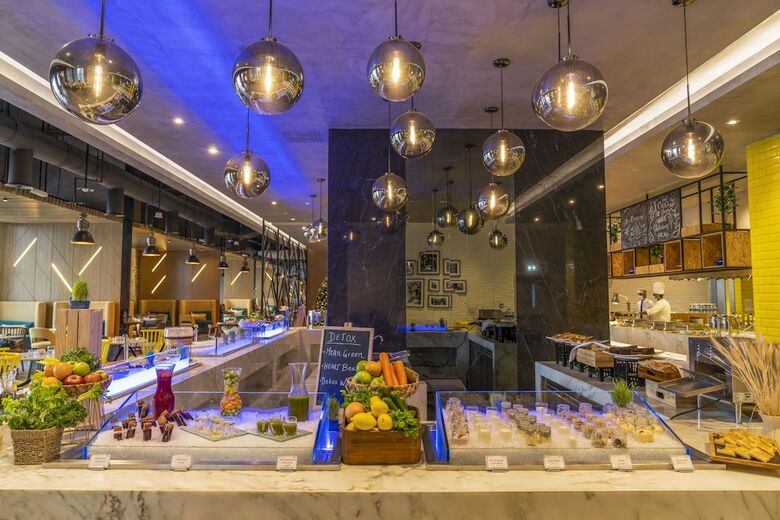 Pullman Hotel Sharjah
