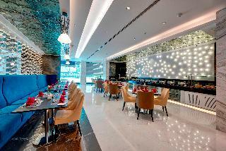Hotel Royal Continental Suites