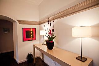 Hotel Le Petit Manoir