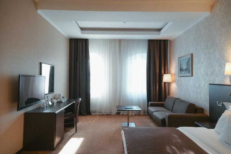 Aleksandrovskiy Hotel