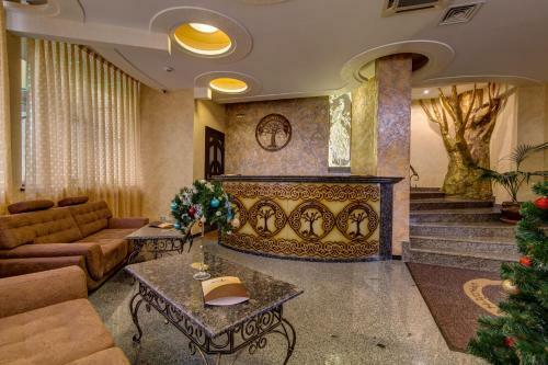Khan-chinar Hotel