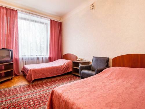 Zhovtneviy Hotel