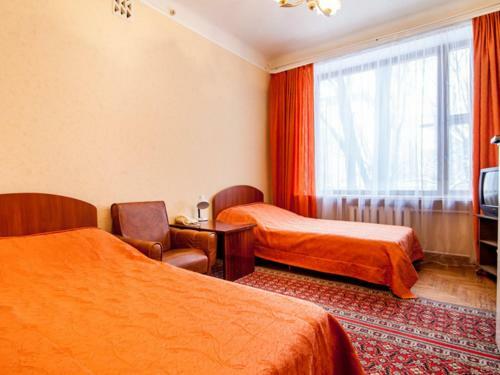 Zhovtneviy Hotel