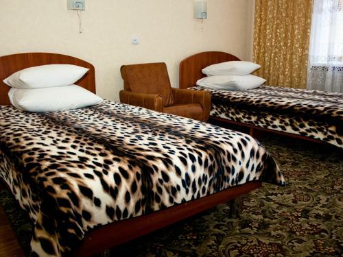 Zhovtneviy Hotel