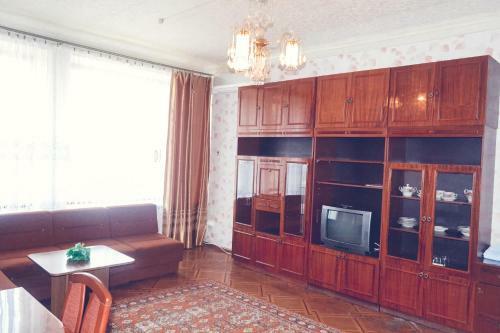 Zhovtneviy Hotel