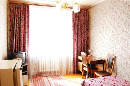 Zhovtneviy Hotel