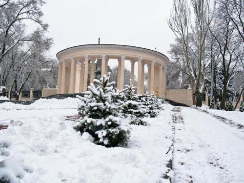 Zhovtneviy Hotel