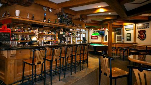 Hotel Whistlers Inn