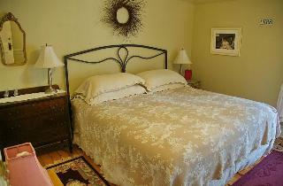 Hotel Bluenose Lodge