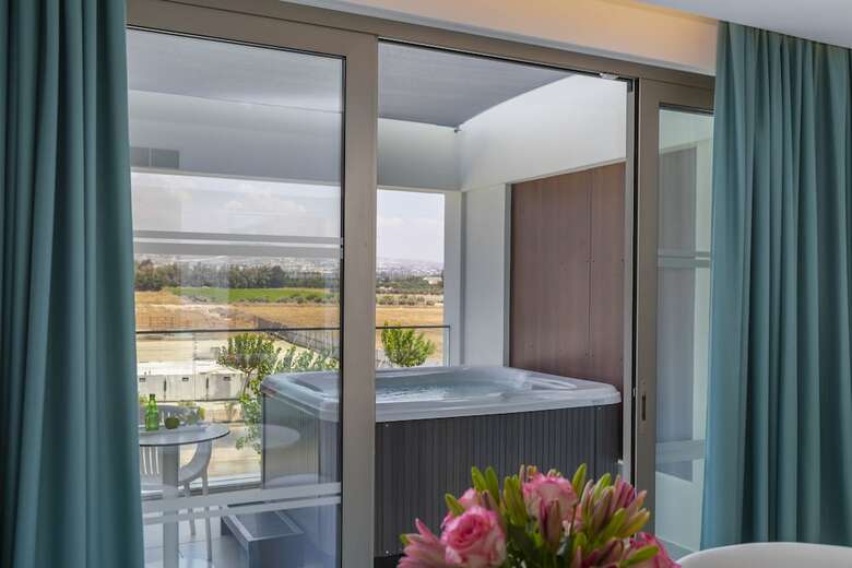 Louis Ivi Mare Hotel