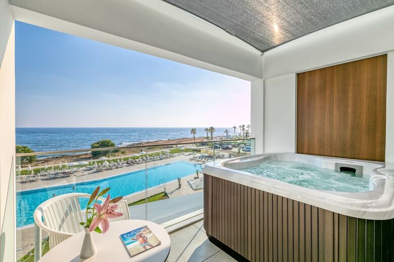 Louis Ivi Mare Hotel