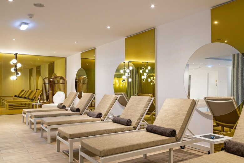 Louis Ivi Mare Hotel