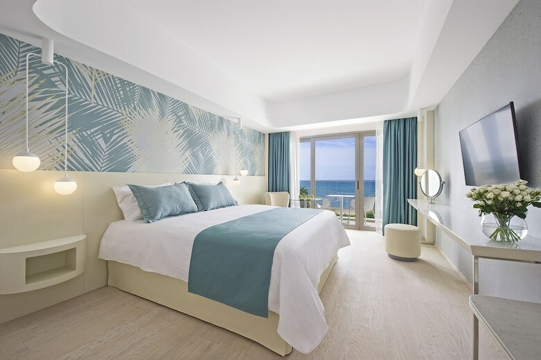 Louis Ivi Mare Hotel