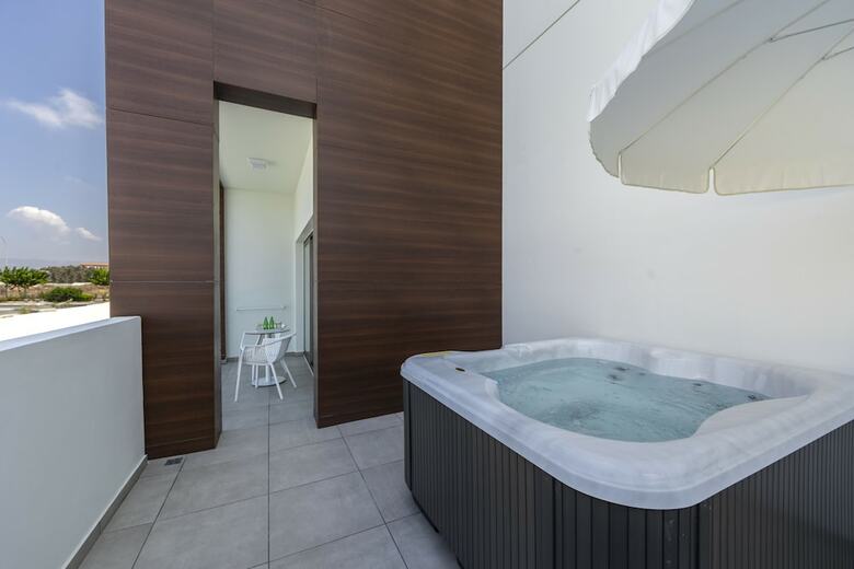 Louis Ivi Mare Hotel