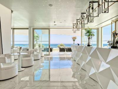 Louis Ivi Mare Hotel