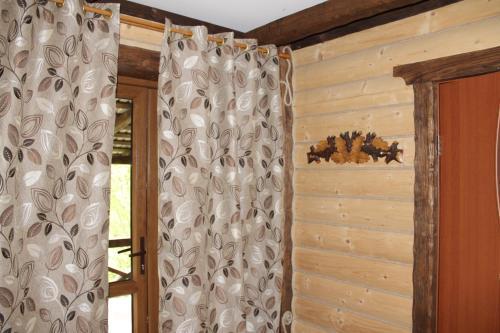 Sadyba Gutsulska Pisnya Lodge
