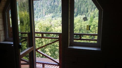 Sadyba Gutsulska Pisnya Lodge