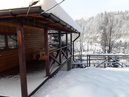 Sadyba Gutsulska Pisnya Lodge