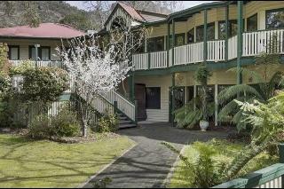 Mountain Grand Boutique Hotel