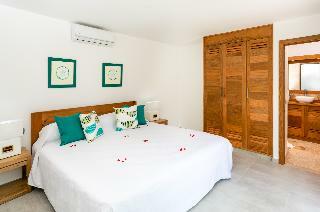 Louisa Aparthotel