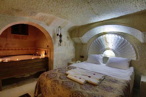 Fairyland Cave Hotel