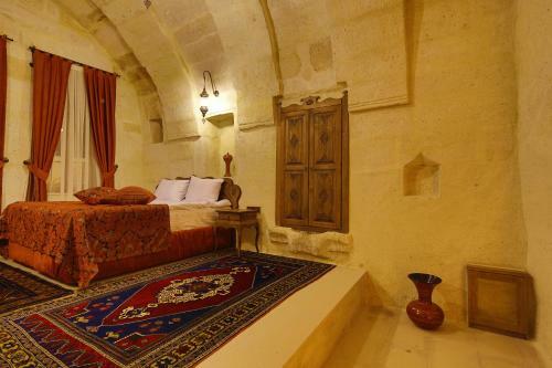 Fairyland Cave Hotel