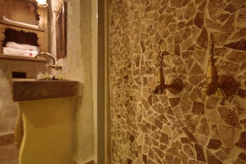 Fairyland Cave Hotel