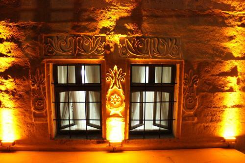 Fairyland Cave Hotel