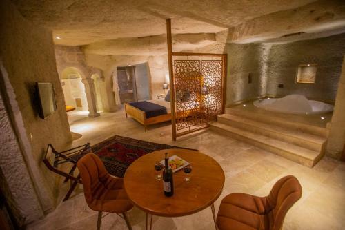 Hotel Azure Cave Suites