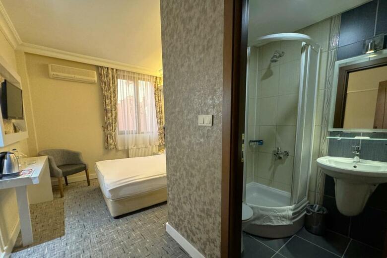 Golden Yat Hotel