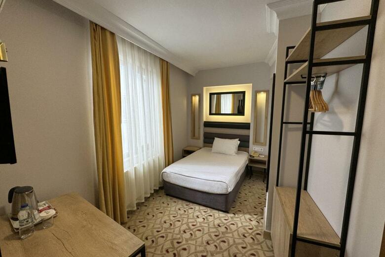 Golden Yat Hotel