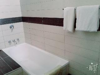 Hotel The Crows Nest Resort