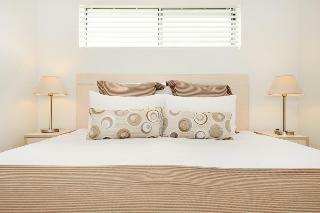 Hotel Oaks Middlemount Suites