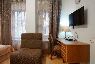Arta Hotel