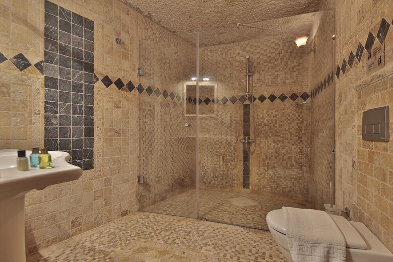Hotel Shoestring Cave House