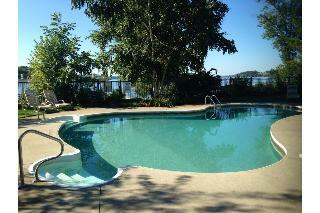 Hotel Elmhirst's Resort