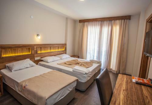Solmaz Deluxe Hotel
