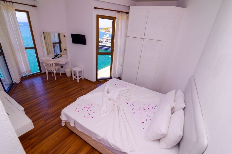 Marin Hotel
