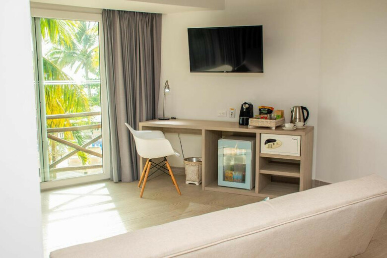 Hotel Grand Sirenis Karmair�