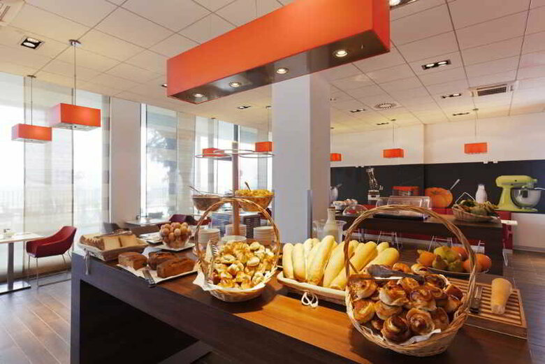 Hotel Ibis Bata