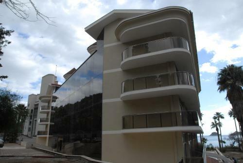 Sea Star Hotel