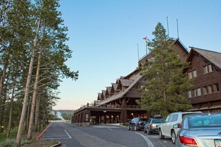 Hotel Old Faithful Inn