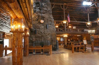 Hotel Old Faithful Inn