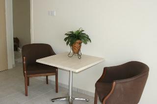 Makenzie Beach Hotel & Apts.
