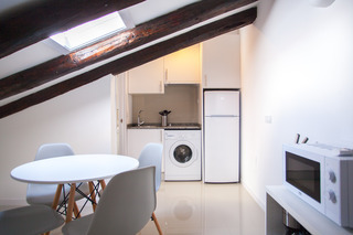 Aparthotel Malasa�a Central Suites