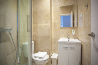 Aparthotel Malasa�a Central Suites